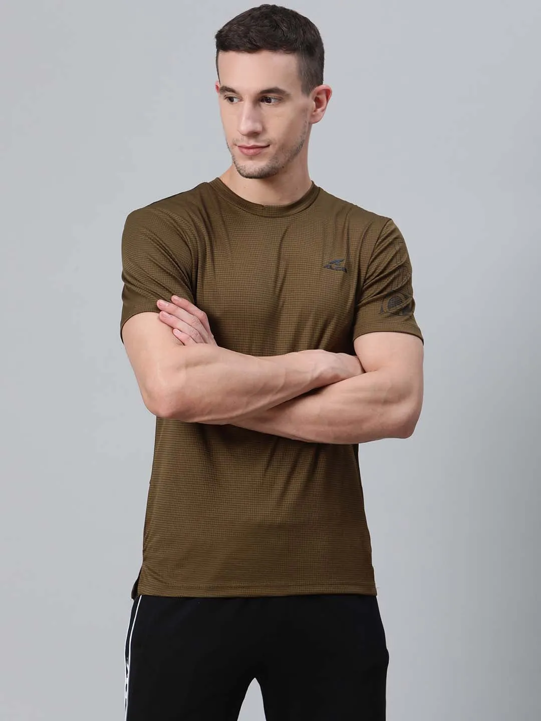 Alcis Men Olive Green Self Checked Round Neck Training T-shirt