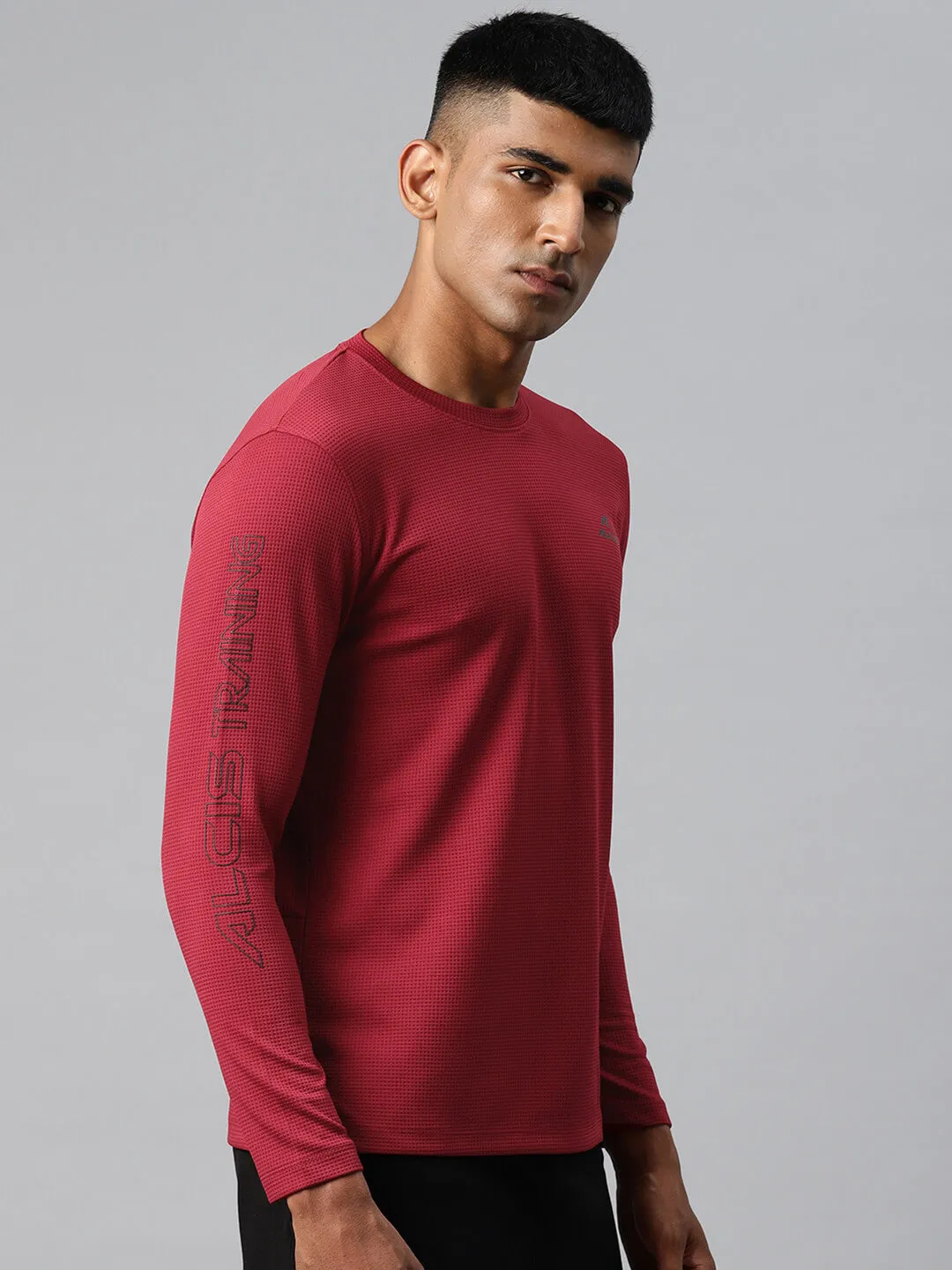 Alcis Men Typography Printed Dry Tech Slim Fit Sports T-shirt