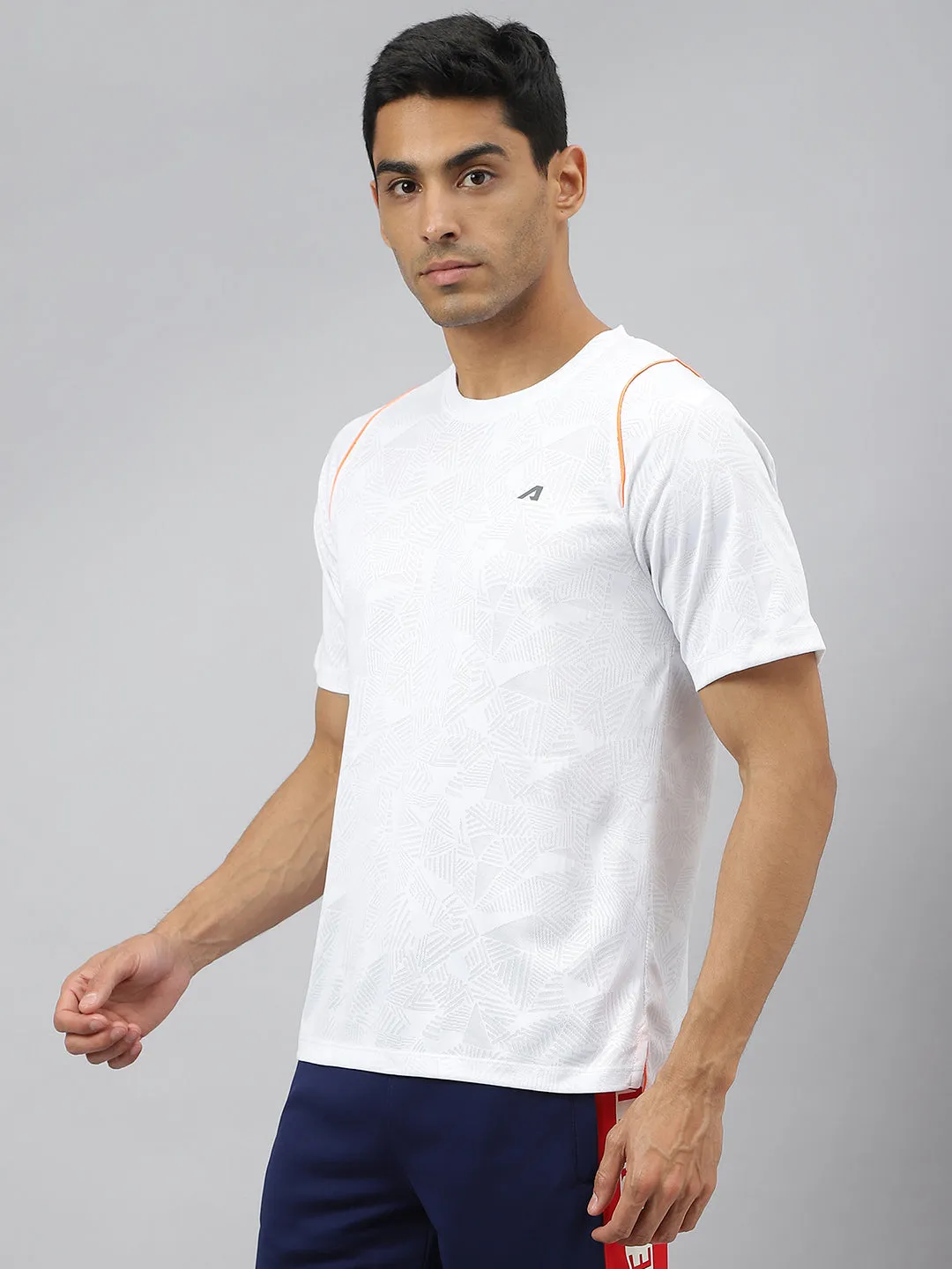 Alcis Men White Jacquard Mesh Anti-Static Slim-Fit Round Neck Training T-Shirt