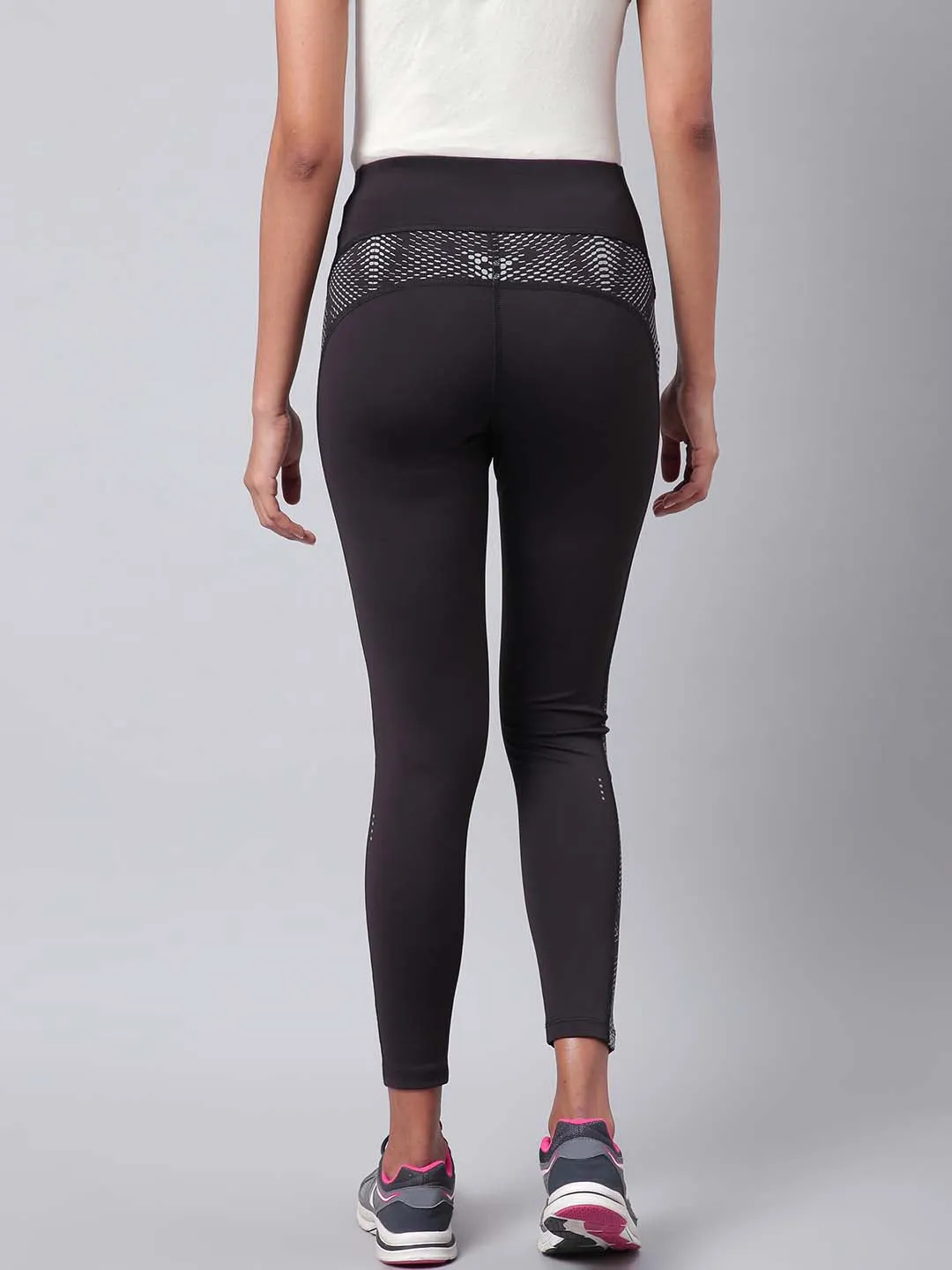 Alcis Women Black Solid Training Tights