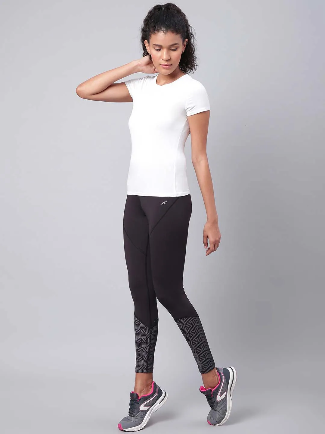 Alcis Women Black Solid Training Tights
