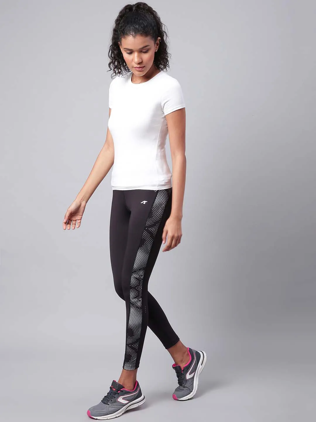 Alcis Women Black Solid Training Tights
