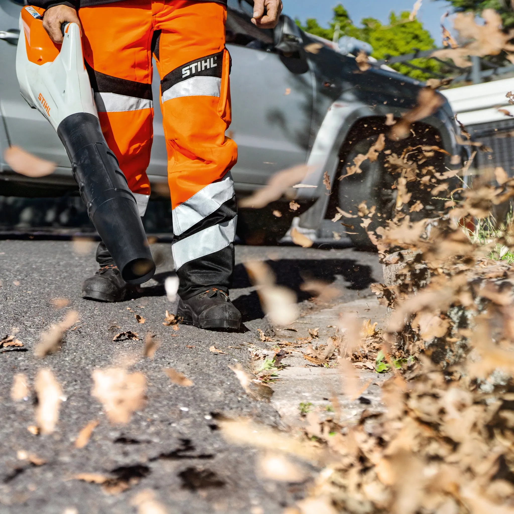 BGA 86 Cordless Leaf Blower