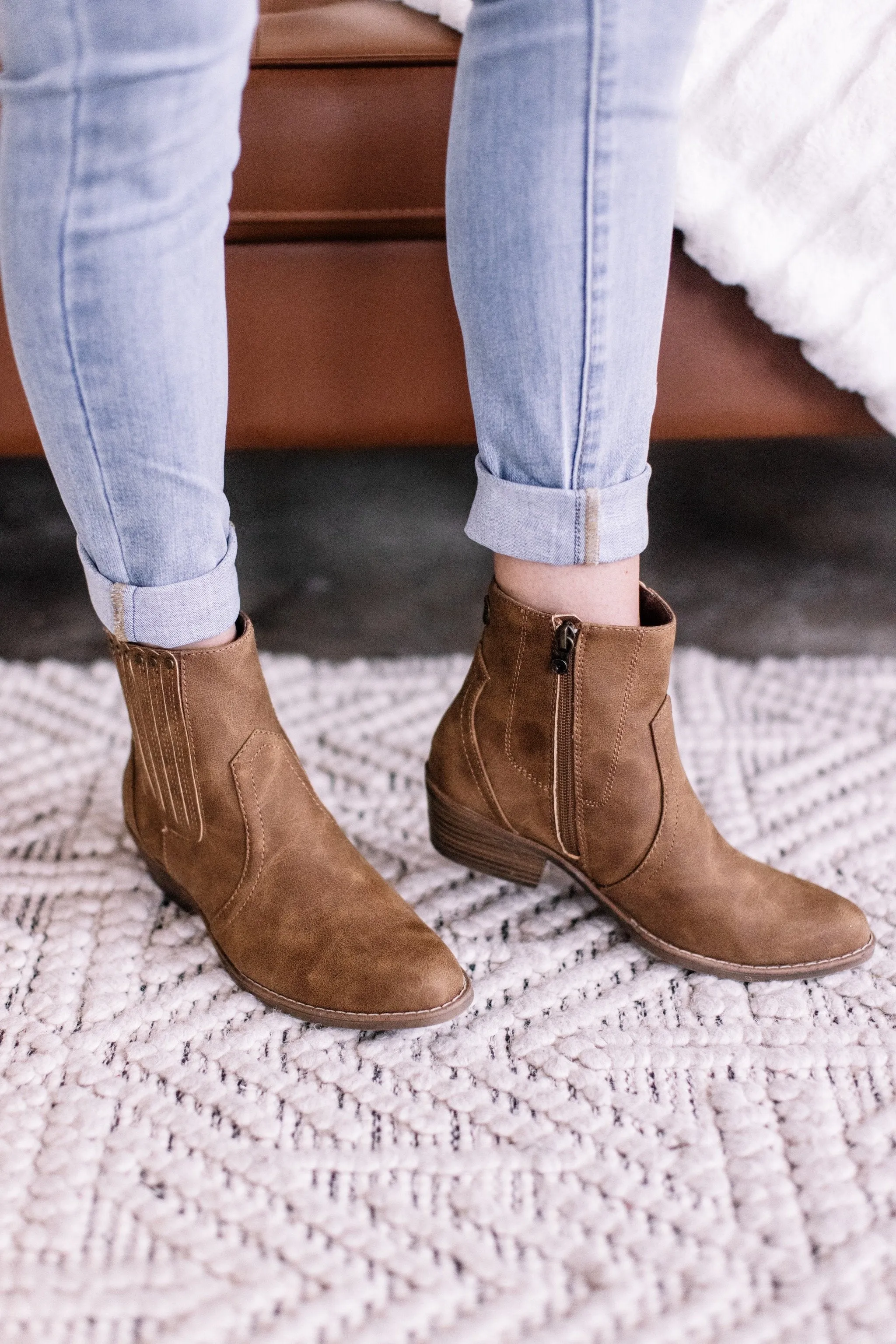 Blowfish Caitlynn Boots In Brown Prospector