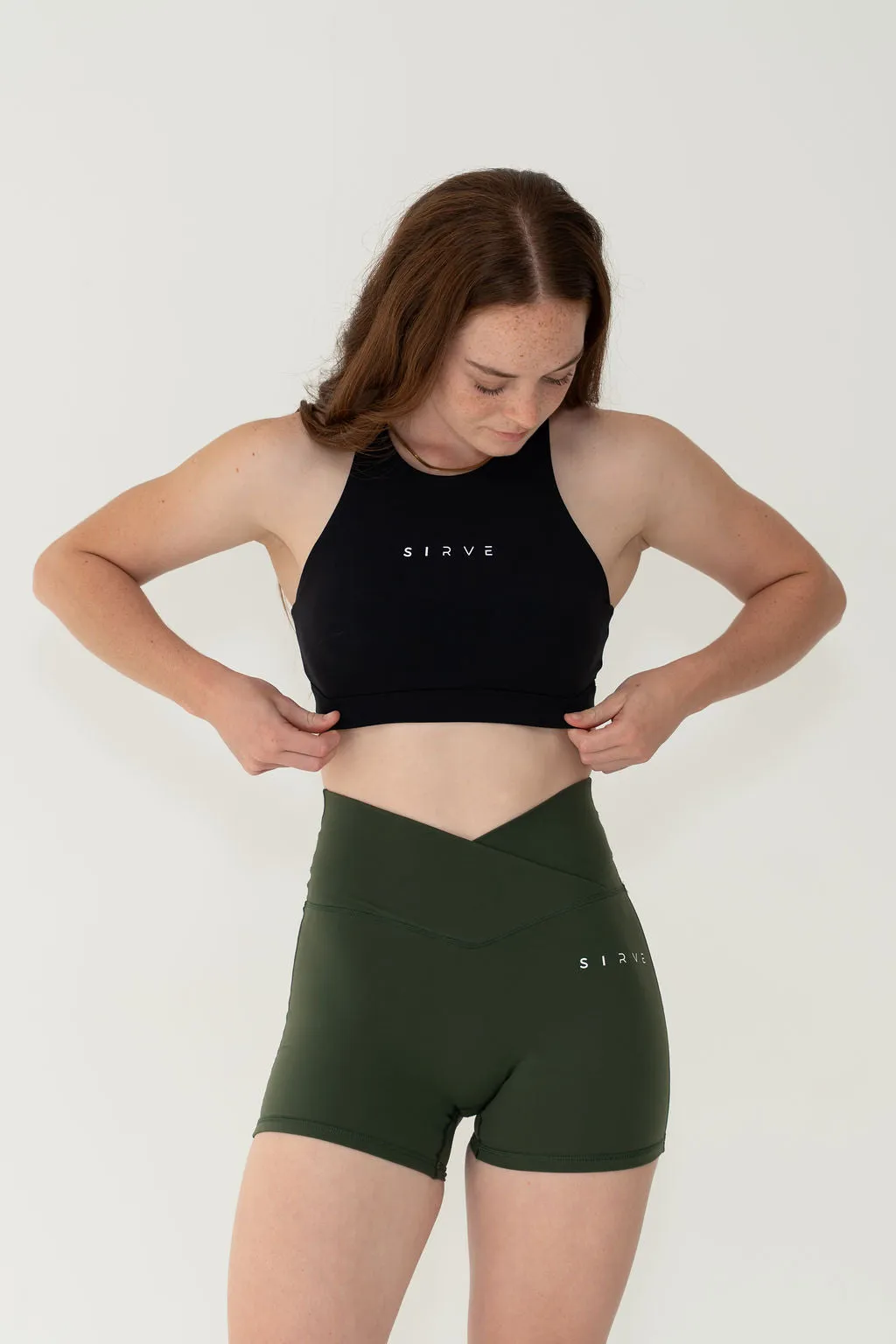 Born to Sirve shorts in Green