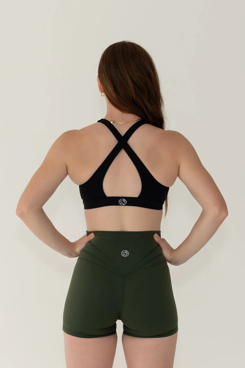 Born to Sirve shorts in Green