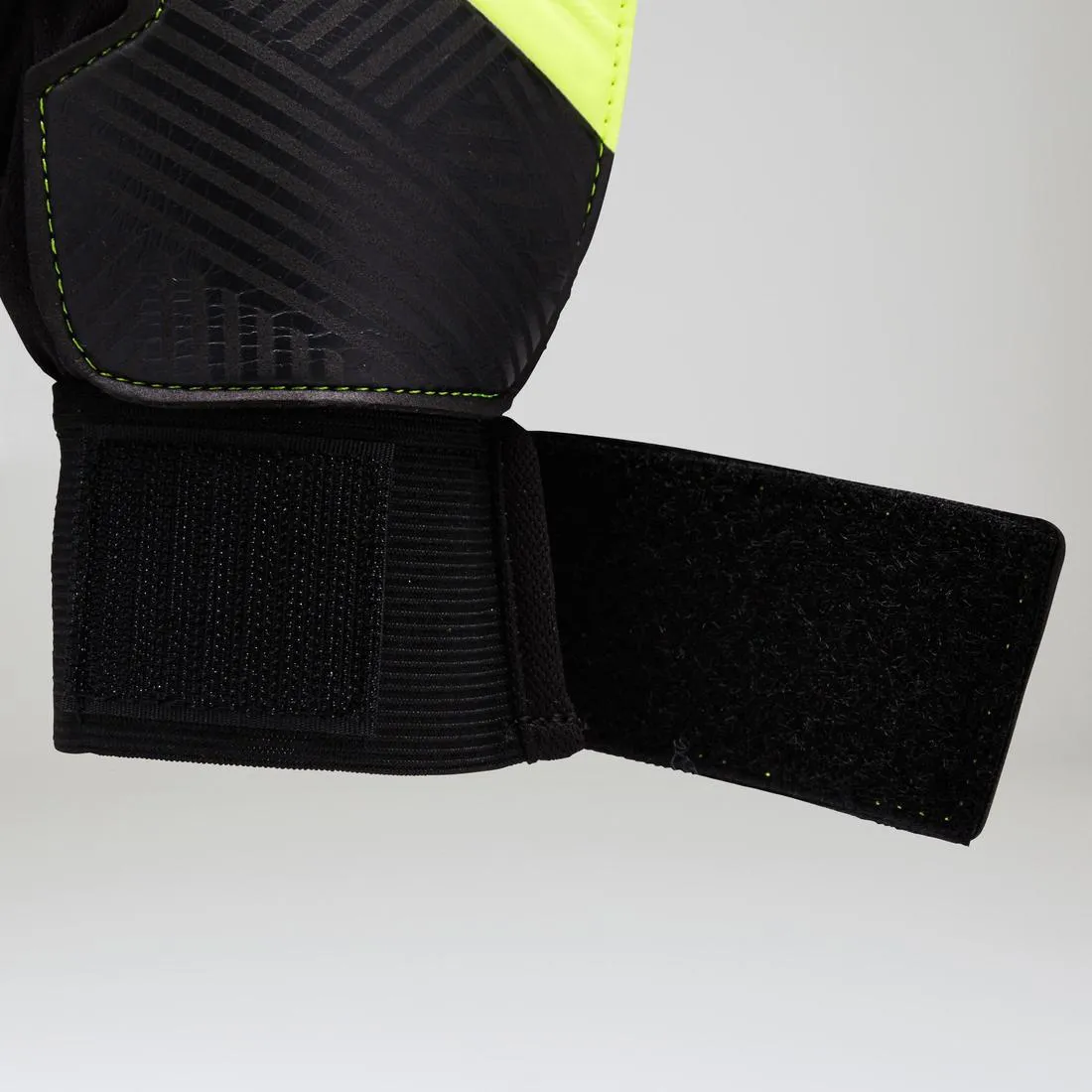 F100 Kids' Football Goalkeeper Gloves - Black/Yellow