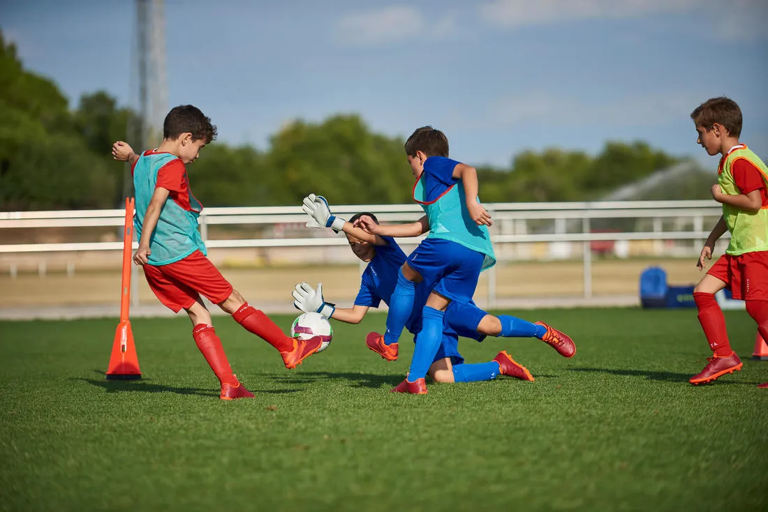 Kids' Football Goalkeeper Gloves F500 - Blue/Red