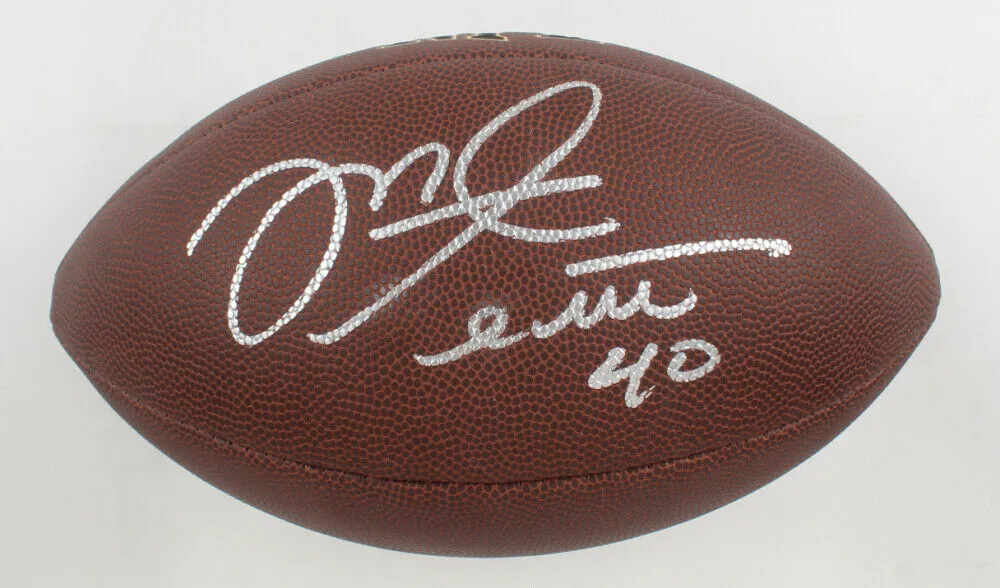 Mike Alstott Signed Wilson NFL Football (Beckett) Tampa Bay Buccaneer All Pro FB