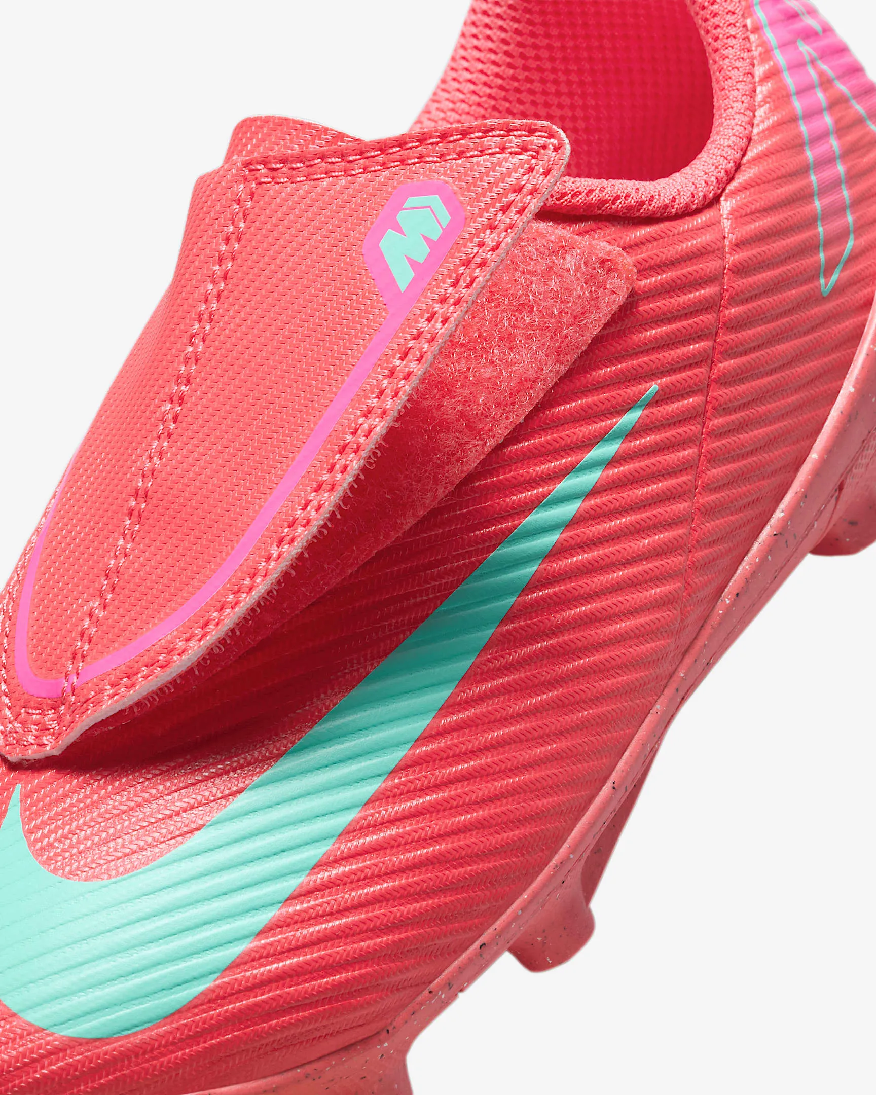 Nike Jr. Mercurial Vapor 16 Club Younger Kids' MG Low-Top Football Boot