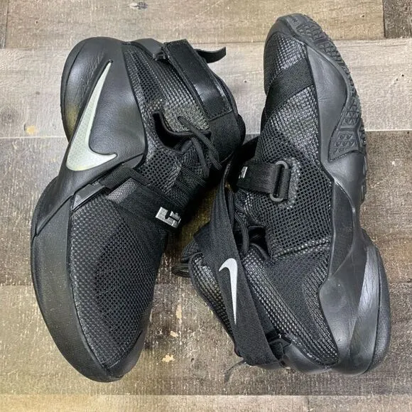 NIKE LEBRON 13 ELITE Boys 7Y Basketball Shoes black athletic gorpcore