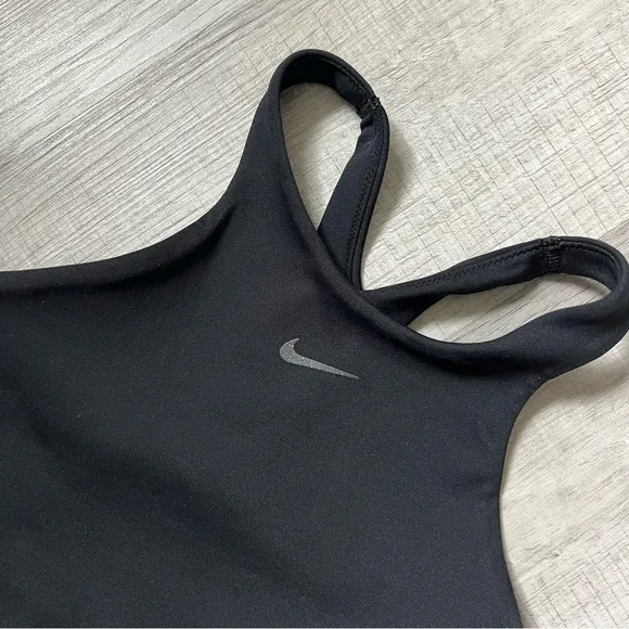 NIKE Training Alate Plus Dri-FIT medium support sports bra in black XS