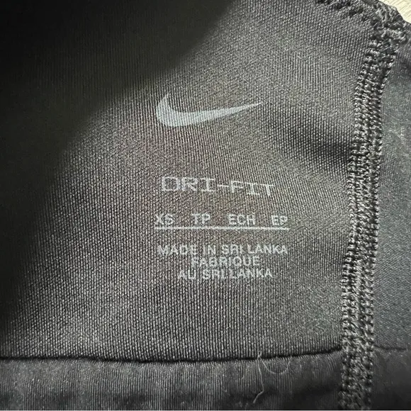 NIKE Training Alate Plus Dri-FIT medium support sports bra in black XS