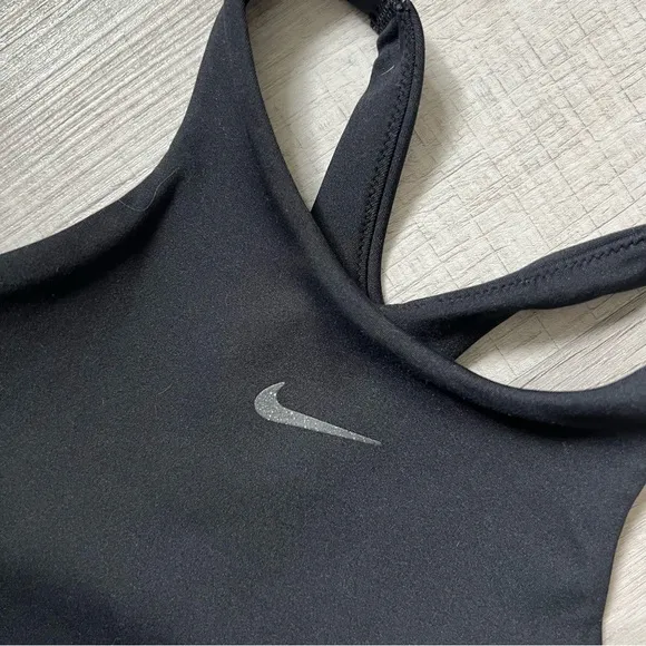 NIKE Training Alate Plus Dri-FIT medium support sports bra in black XS