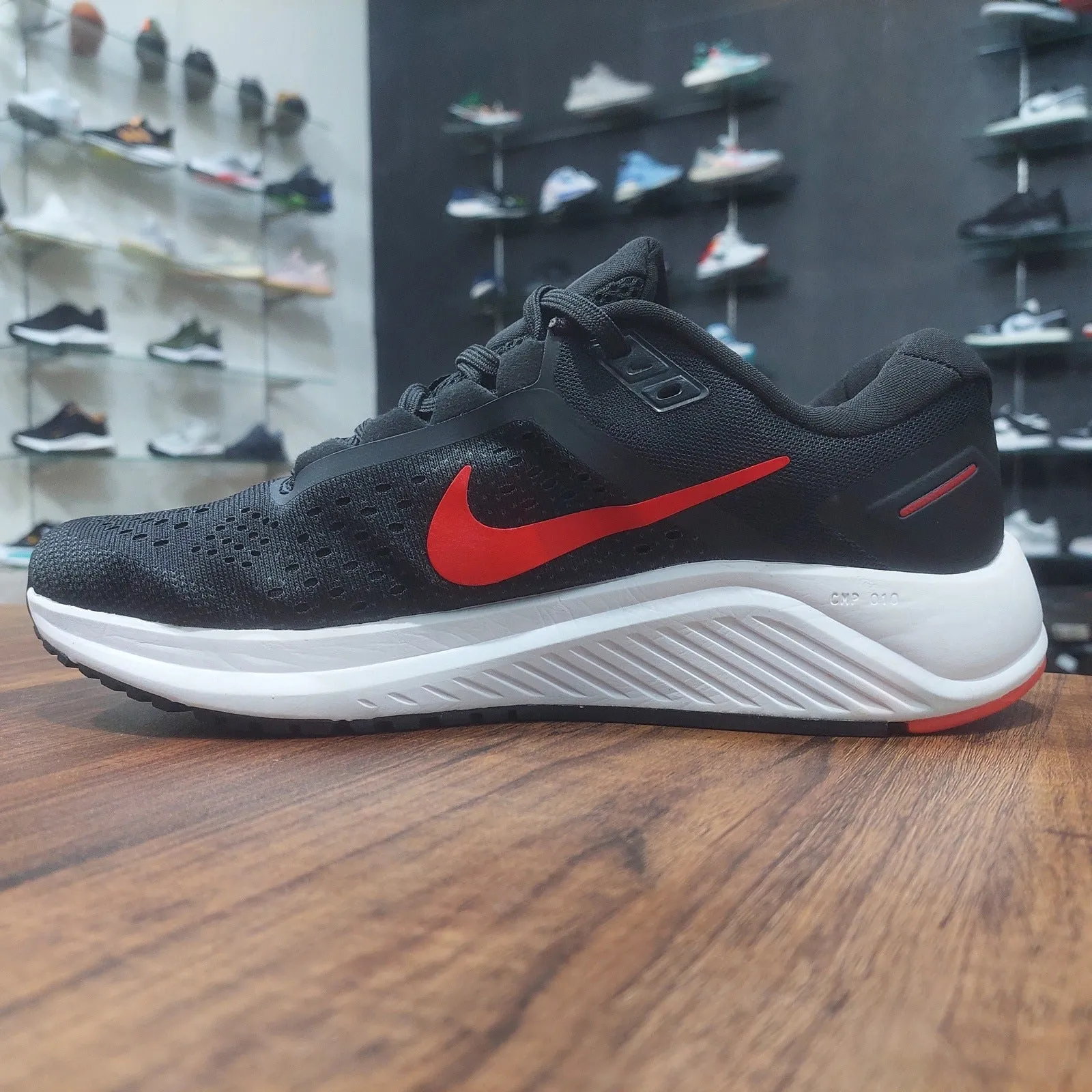 NK Zoom Structure 23 Red Black