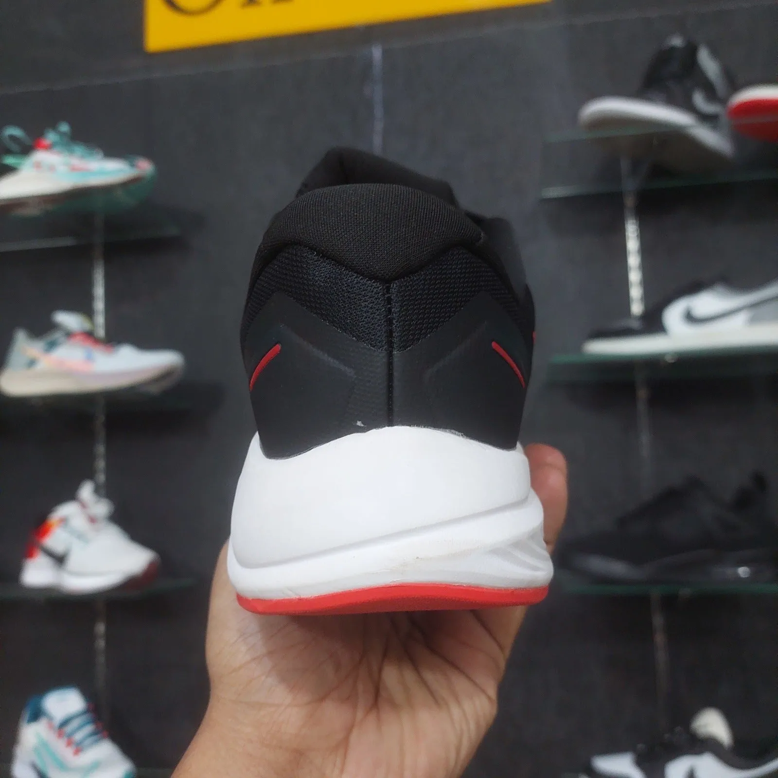 NK Zoom Structure 23 Red Black
