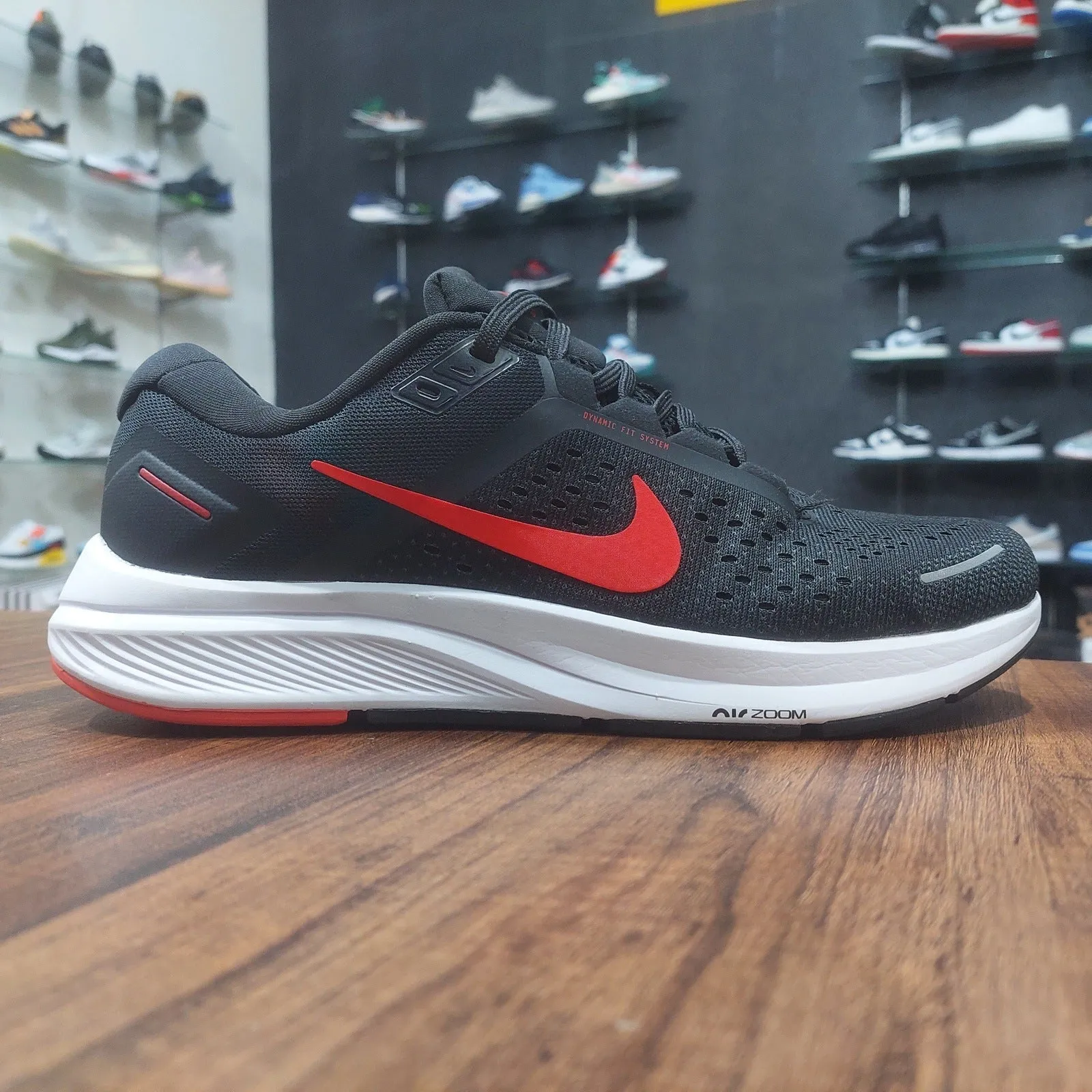 NK Zoom Structure 23 Red Black
