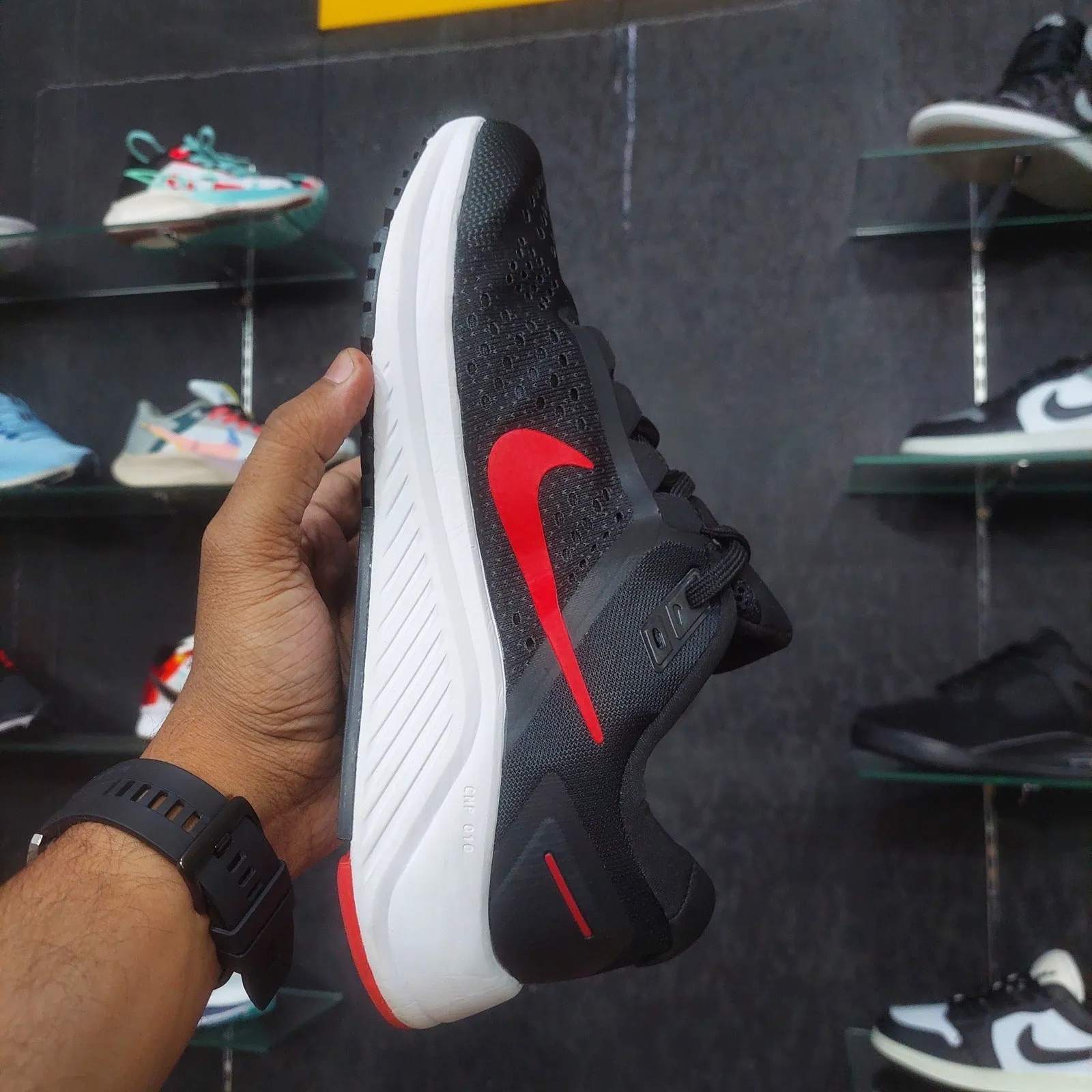 NK Zoom Structure 23 Red Black