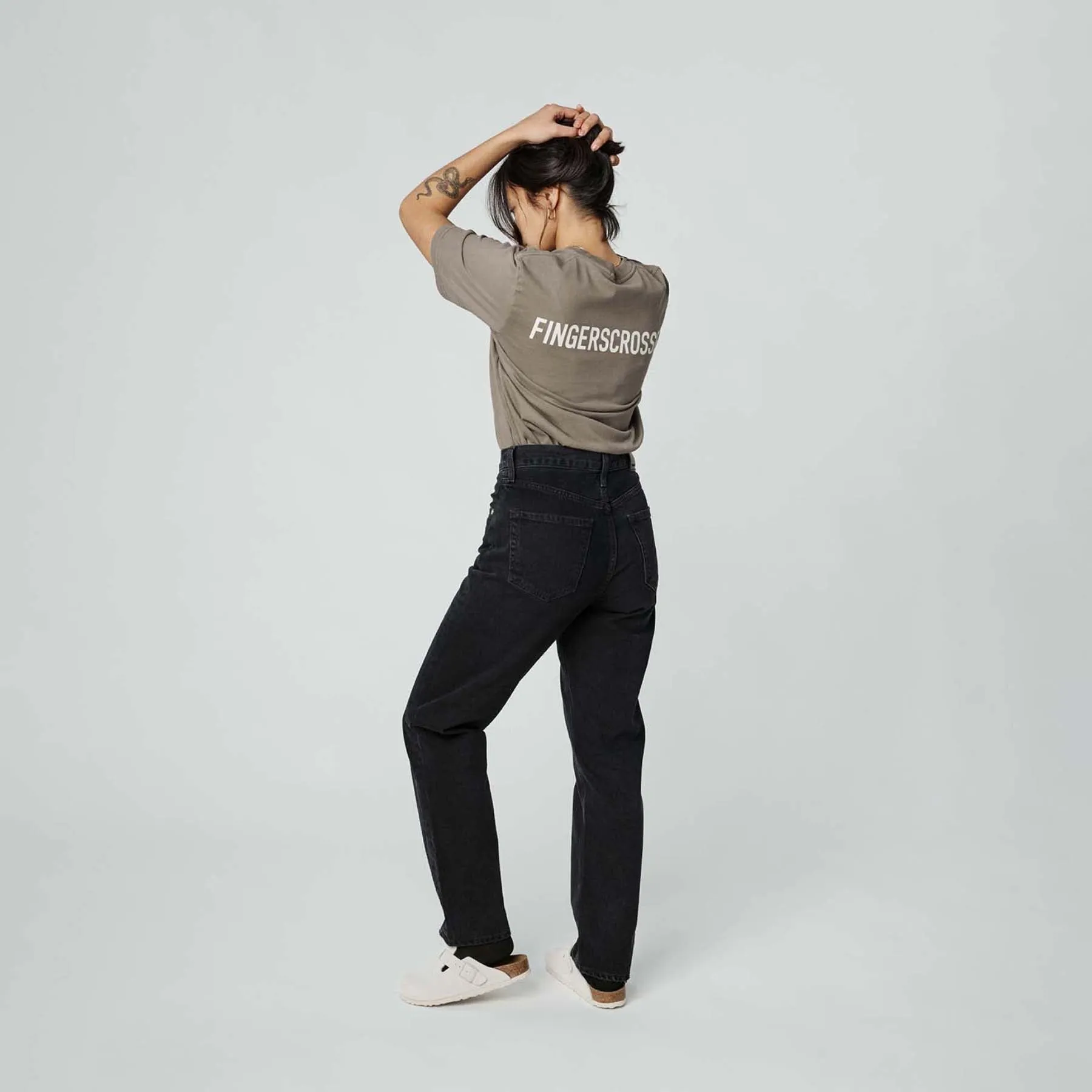 Tee Movement Fingerscrossed - Olive