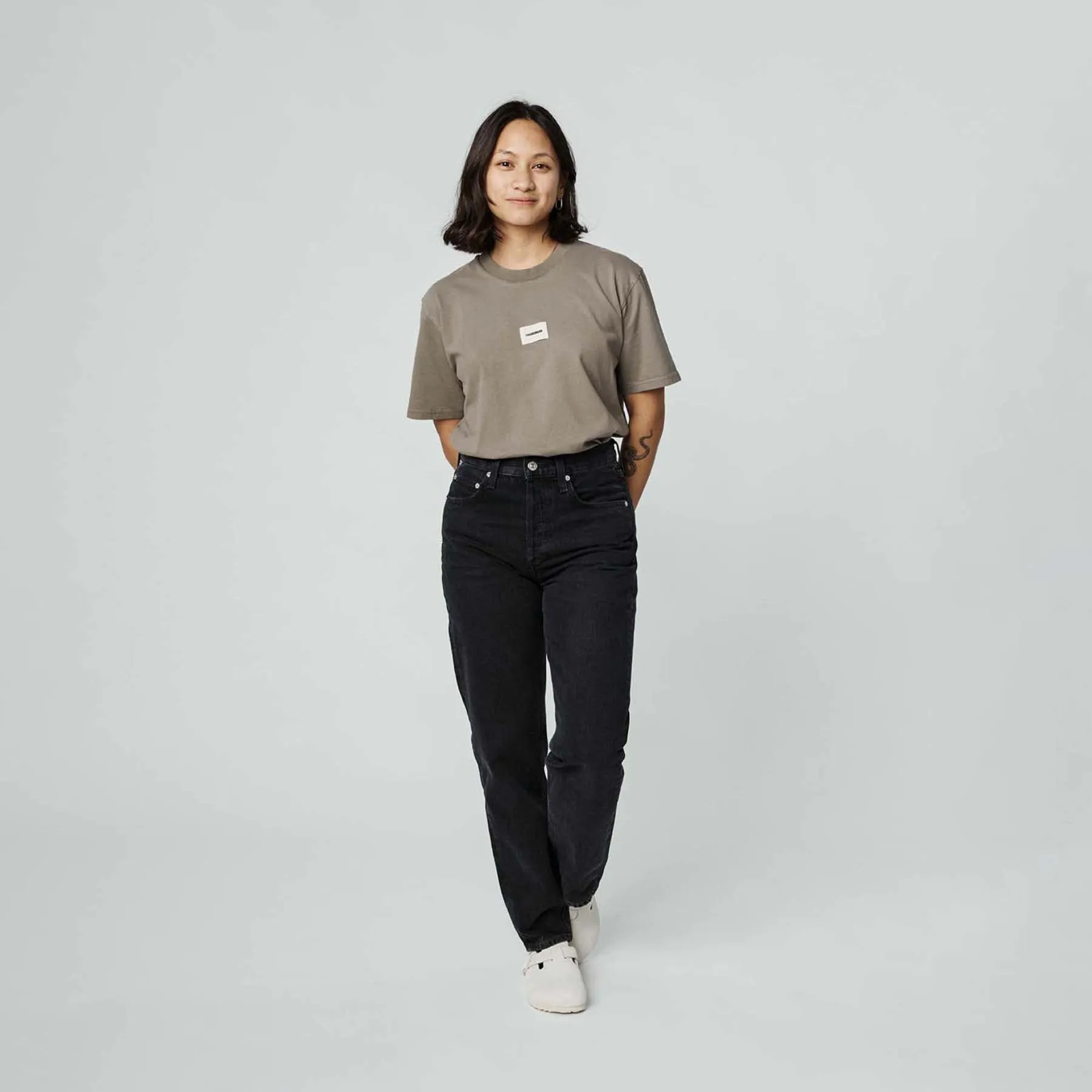 Tee Movement Fingerscrossed - Olive
