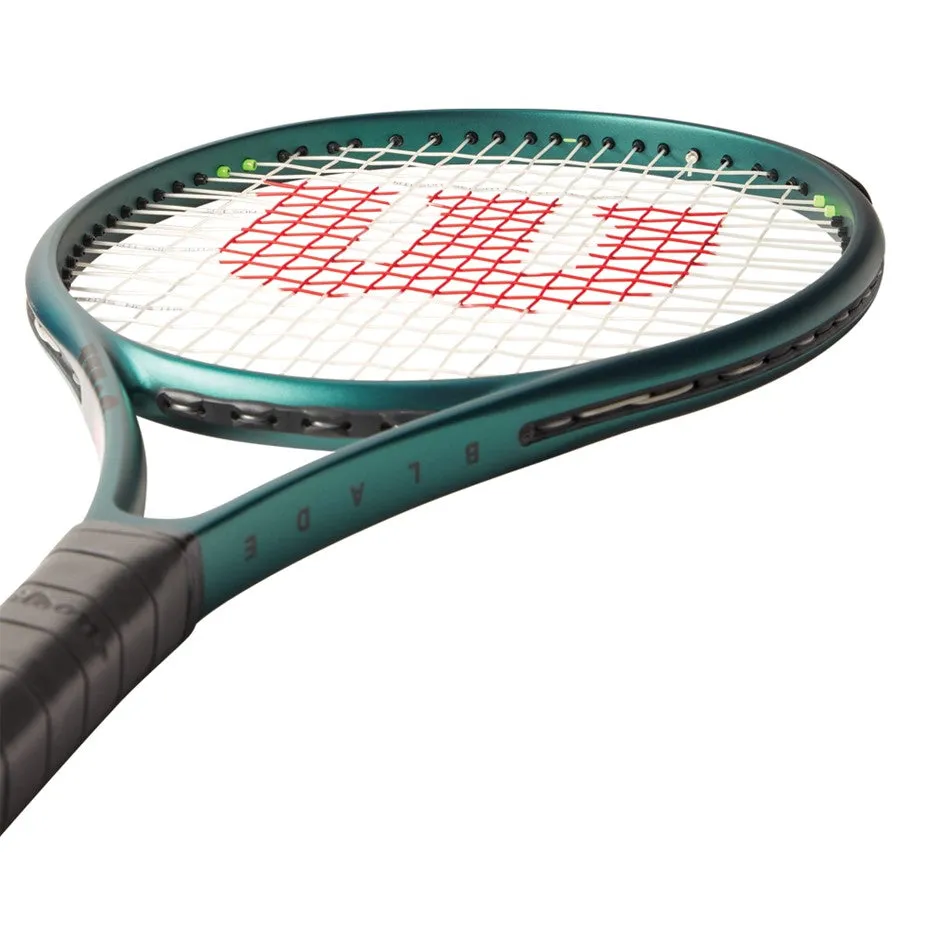 Wilson Blade 26 V9 Junior tennis racquet