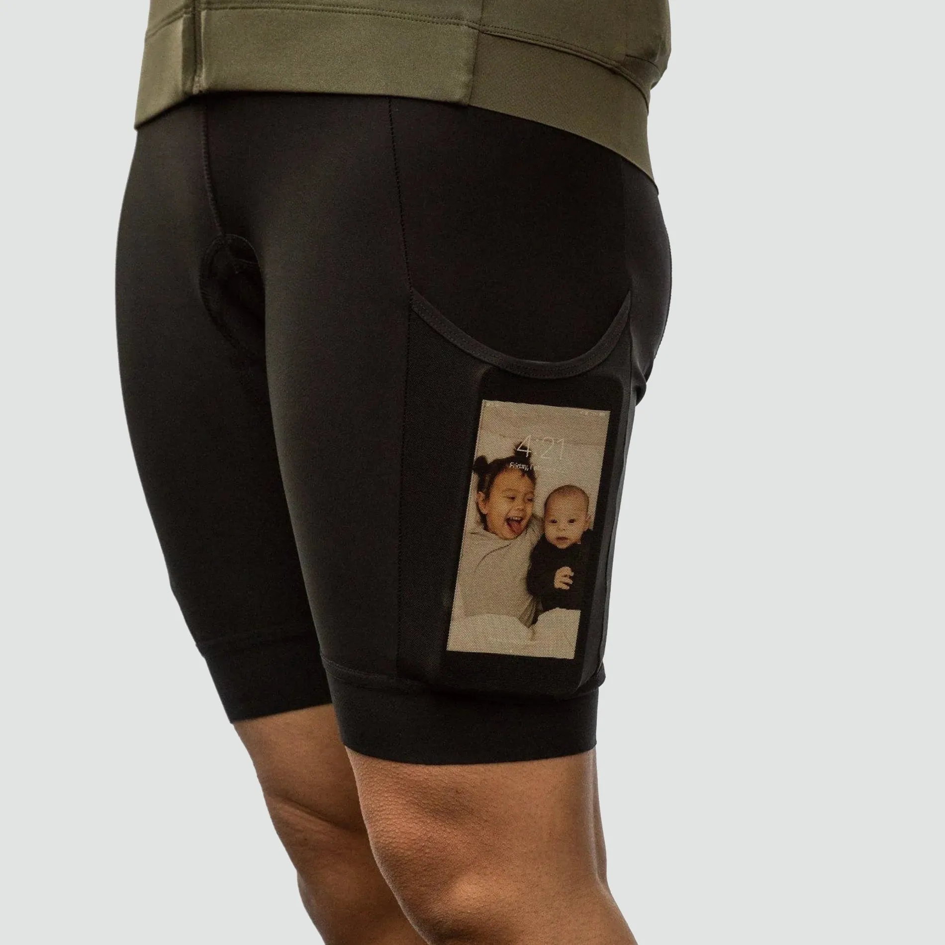 Women's Core Cargo Shorts - Black