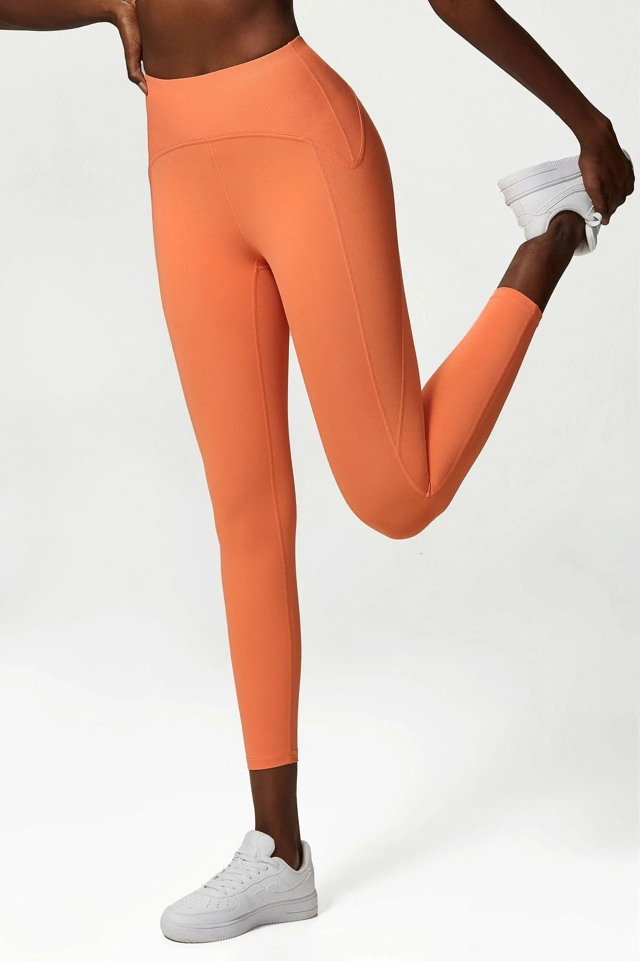 Women’s Workout Wear: Wholesome Yoga Clothing Suits for Nude Fitness